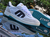 etnies locut