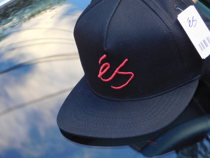 éS script gorra